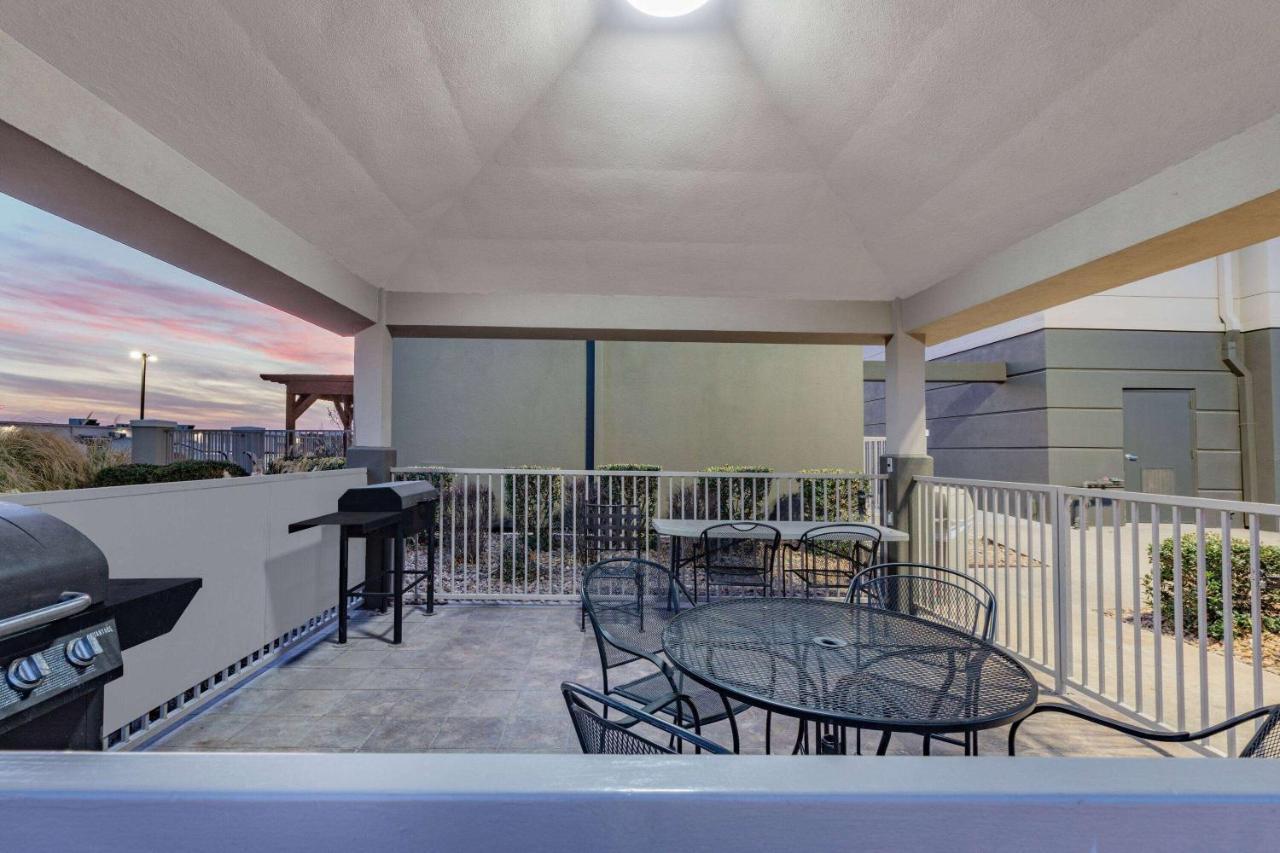 La Quinta Inn & Suites By Wyndham Ardmore Exterior foto